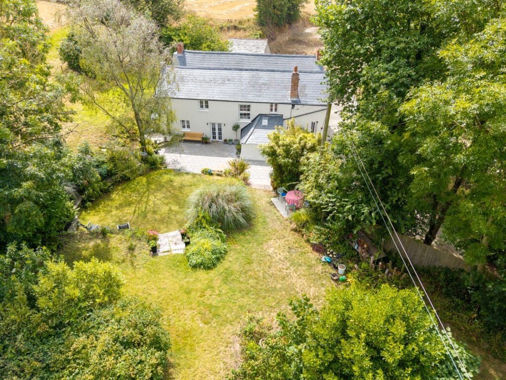 Tredannick Farmhouse, Sladesbridge